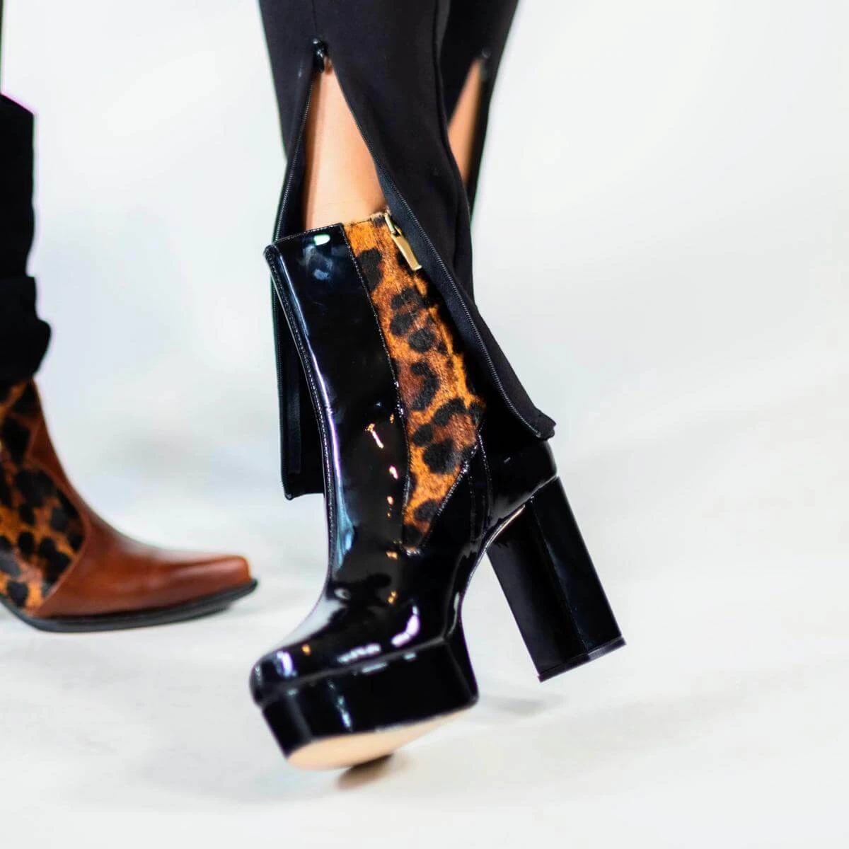 MARILINA 95 - Negro Y Cafe Regina Romero Zapato Bota Botin Plataforma Tacon Alto Para Dama En Piel 5 MARILINA 95 - Negro Y Cafe Regina Romero Zapato Bota Botin Plataforma Tacon Alto Para Dama En Piel - Imagen 5