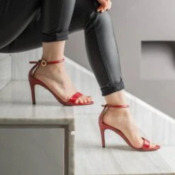 CLAUDINE 85 - Rojo Regina Romero Zapato Sandalia Zapatilla Tacon Alto Para Dama En Piel 9 CLAUDINE 85 - Rojo Regina Romero Zapato Sandalia Zapatilla Tacon Alto Para Dama En Piel -Reginaromero Tienda de ventas Regina Romero Zapatilla Sandalia Claudina Lizard Rojo 7