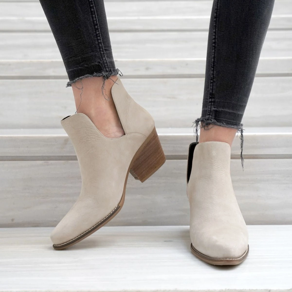 ISSA 60 - Pathe Regina Romero Zapato Bota Botin Tacon Bajo Para Dama En Piel 2 ISSA 60 - Pathe Regina Romero Zapato Bota Botin Tacon Bajo Para Dama En Piel - Imagen 2