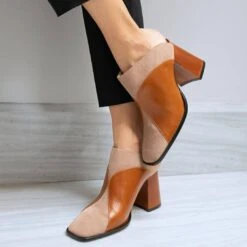 DIDI 75 - Caramelo Y Rosa Regina Romero Zapato Bota Botin Mule Tacon Alto Para Dama En Piel -Reginaromero Tienda de ventas Regina Romero Bota Botin Mule Didi 80 Piel Caramelo y Rosa 11