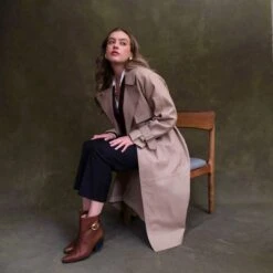 AUSTIN 60 - Avellana Regina Romero Zapato Bota Botin Tacon Bajo Para Dama En Piel 10 AUSTIN 60 - Avellana Regina Romero Zapato Bota Botin Tacon Bajo Para Dama En Piel -Reginaromero Tienda de ventas Regina Romero bota botin Austin tan piel 11