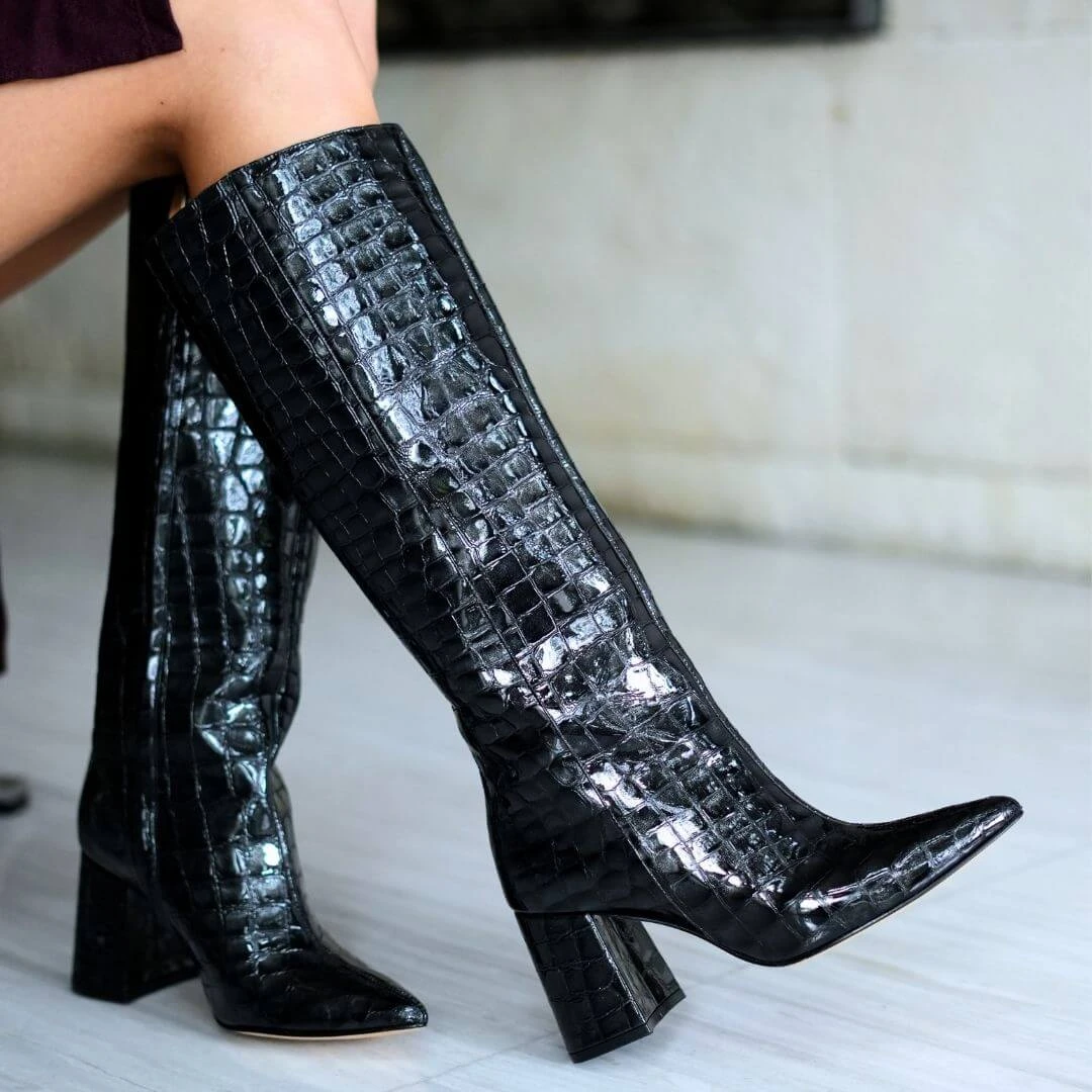 BROOKLYN 75 - Charol Negro Regina Romero Zapato Bota Larga Tacon Alto Para Dama En Piel 2 BROOKLYN 75 - Charol Negro Regina Romero Zapato Bota Larga Tacon Alto Para Dama En Piel - Imagen 2