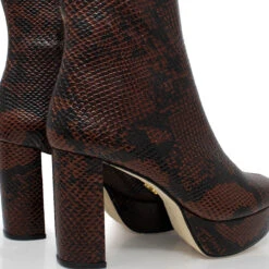 ELSY 95 - Cafe Regina Romero Zapato Bota Botin Plataforma Tacon Alto Para Dama En Piel 19 ELSY 95 - Cafe Regina Romero Zapato Bota Botin Plataforma Tacon Alto Para Dama En Piel -Reginaromero Tienda de ventas Regina Romero bota botin Elsy cobra cafe piel 7