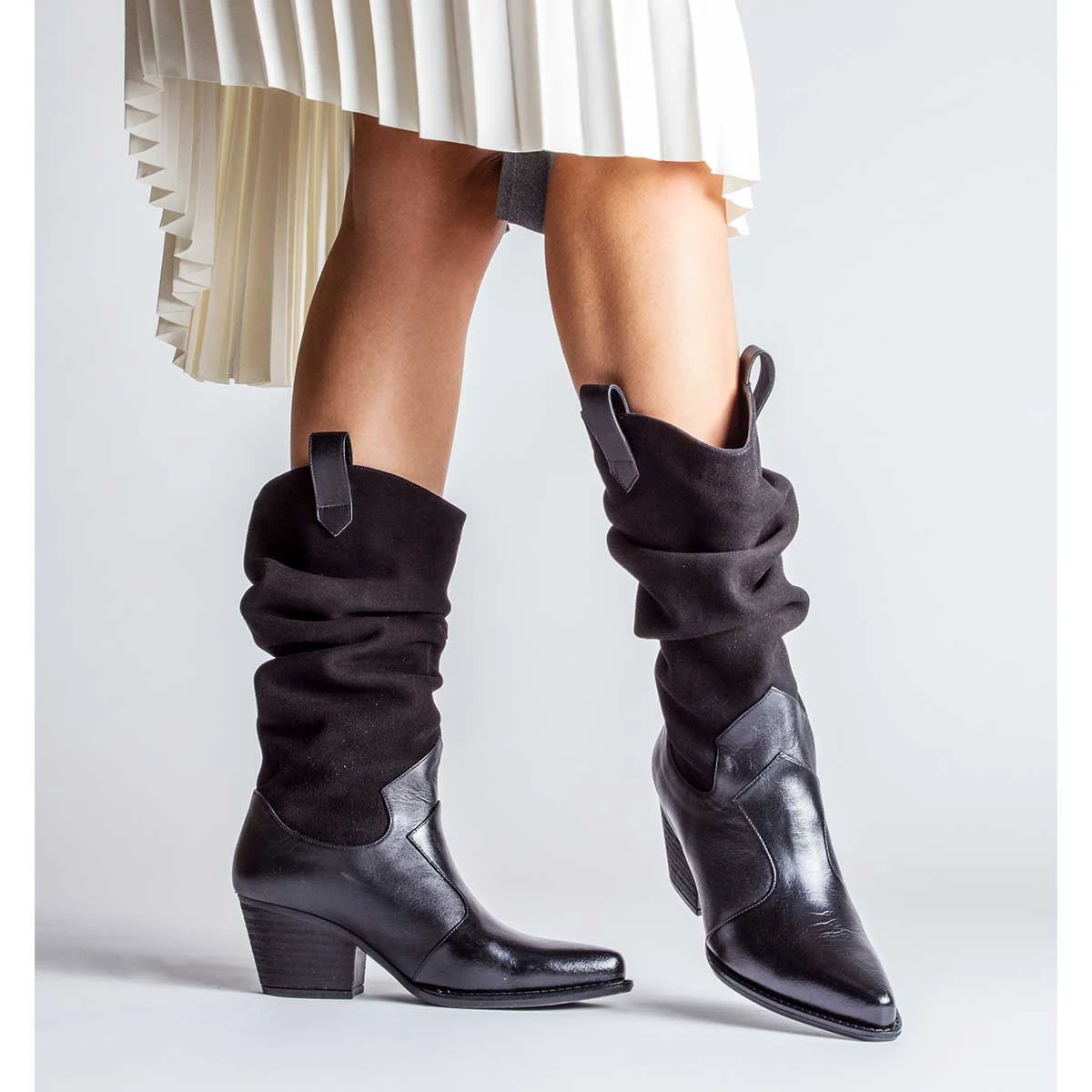 MADELEINE 60 - Negro Regina Romero Zapato Bota Botin Tacon Bajo Para Dama En Piel 4 MADELEINE 60 - Negro Regina Romero Zapato Bota Botin Tacon Bajo Para Dama En Piel - Imagen 4