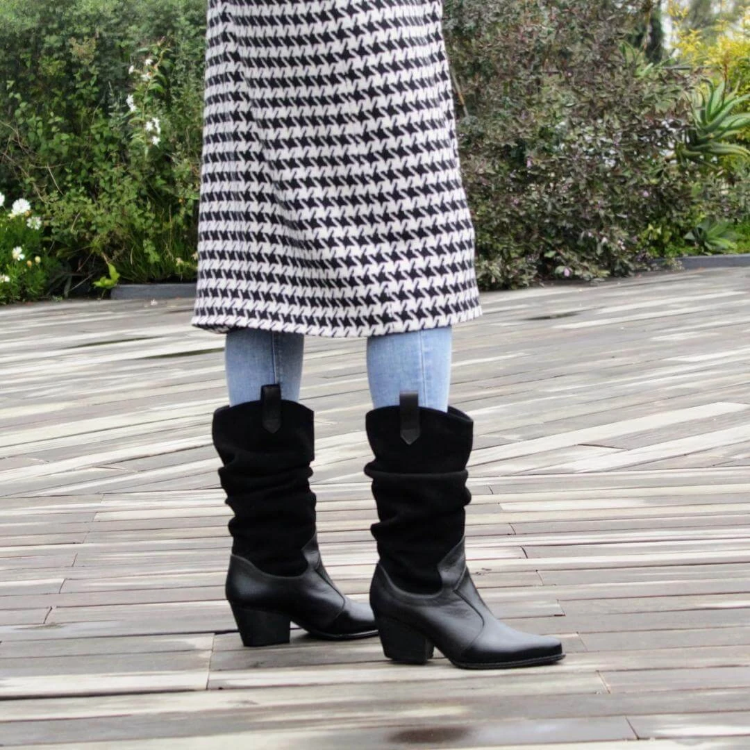 MADELEINE 60 - Negro Regina Romero Zapato Bota Botin Tacon Bajo Para Dama En Piel 3 MADELEINE 60 - Negro Regina Romero Zapato Bota Botin Tacon Bajo Para Dama En Piel - Imagen 3