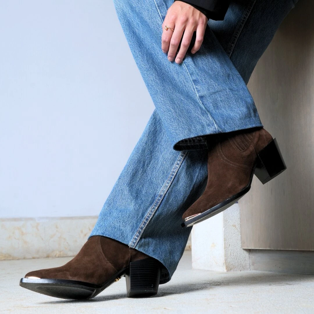 ROSARIO 70 - Chocolate Regina Romero Zapato Bota Botin Tacon Alto Para Dama En Piel 3 ROSARIO 70 - Chocolate Regina Romero Zapato Bota Botin Tacon Alto Para Dama En Piel - Imagen 3