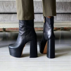 TOWER 150 - Negro Regina Romero Zapato Bota Botin Plataforma Tacon Alto Para Dama En Piel 11 TOWER 150 - Negro Regina Romero Zapato Bota Botin Plataforma Tacon Alto Para Dama En Piel -Reginaromero Tienda de ventas Regina Romero bota botin Tower negro piel 7