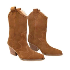 BAILEY 60 - Gamuza Oro Viejo Regina Romero Zapato Bota Botin Tacon Bajo Para Dama En Piel 17 BAILEY 60 - Gamuza Oro Viejo Regina Romero Zapato Bota Botin Tacon Bajo Para Dama En Piel -Reginaromero Tienda de ventas Regina Romero bota botin tacon bajo Bailey 60 oro viejo piel 6 aece0d7e 67db 48d7 9071 6c09fc311b87