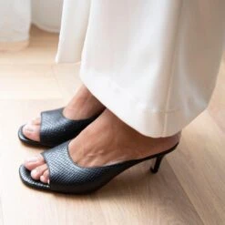 HOLBOX 60 - Negro Regina Romero Zapato Sandalia Zapatilla Tacon Bajo Para Dama En Piel -Reginaromero Tienda de ventas Regina Romero zapatilla sandalia Holbox negro piel 6