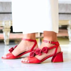 MIRACLE 50 - Rojo Regina Romero Zapato Sandalia Zapatilla Tacon Bajo Para Dama En Piel 9 MIRACLE 50 - Rojo Regina Romero Zapato Sandalia Zapatilla Tacon Bajo Para Dama En Piel -Reginaromero Tienda de ventas Regina Romero zapatilla sandalia MIracle rojo piel 07