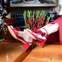 MIRACLE 50 - Rojo Regina Romero Zapato Sandalia Zapatilla Tacon Bajo Para Dama En Piel 10 MIRACLE 50 - Rojo Regina Romero Zapato Sandalia Zapatilla Tacon Bajo Para Dama En Piel -Reginaromero Tienda de ventas Regina Romero zapatilla sandalia MIracle rojo piel 08