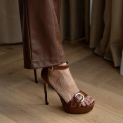 TROPEZ 135 - Cafe Regina Romero Zapato Sandalia Plataforma Tacon Alto Para Dama En Piel 10 TROPEZ 135 - Cafe Regina Romero Zapato Sandalia Plataforma Tacon Alto Para Dama En Piel -Reginaromero Tienda de ventas Regina Romero zapatilla sandalia plataforma Tropez cafe piel 7