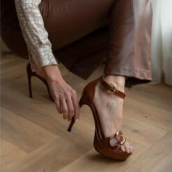 TROPEZ 135 - Cafe Regina Romero Zapato Sandalia Plataforma Tacon Alto Para Dama En Piel 15 TROPEZ 135 - Cafe Regina Romero Zapato Sandalia Plataforma Tacon Alto Para Dama En Piel -Reginaromero Tienda de ventas Regina Romero zapatilla sandalia plataforma Tropez cafe piel 8