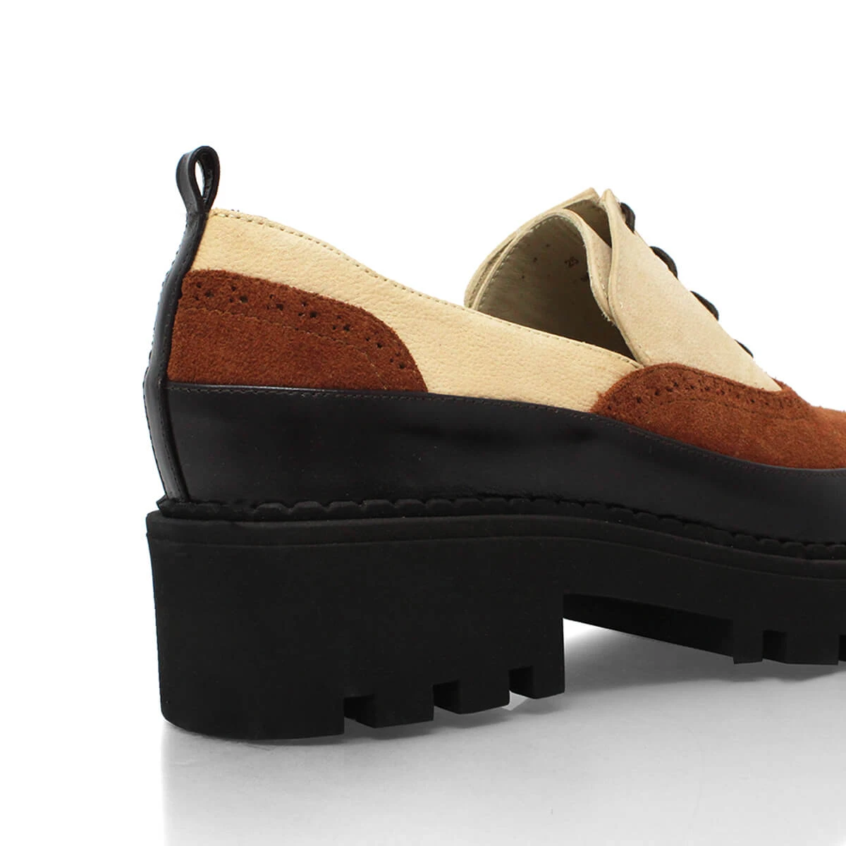 REESE 45 - Beige Regina Romero Zapato Tenis Urbano Sport Para Dama En Piel 8 REESE 45 - Beige Regina Romero Zapato Tenis Urbano Sport Para Dama En Piel - Imagen 8