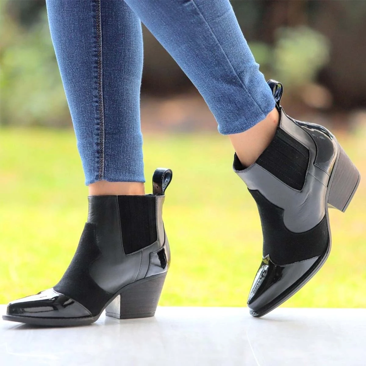 MADDIE 60 - Negro Regina Romero Zapato Bota Botin Tacon Bajo Para Dama En Piel 2 MADDIE 60 - Negro Regina Romero Zapato Bota Botin Tacon Bajo Para Dama En Piel - Imagen 2