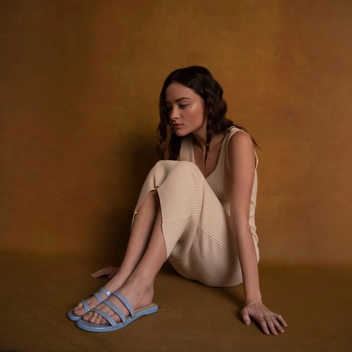 CILIA - Charol Azul Claro Regina Romero Zapato Sandalia De Piso Para Dama En Piel - Imagen 4