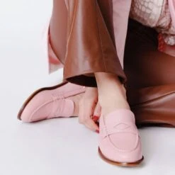 PENNY - Rosa Claro Regina Romero Zapato Mocasin De Piso Para Dama En Piel 12 PENNY - Rosa Claro Regina Romero Zapato Mocasin De Piso Para Dama En Piel -Reginaromero Tienda de ventas Regina Romero zapato mocasin Penny rosa piel 6