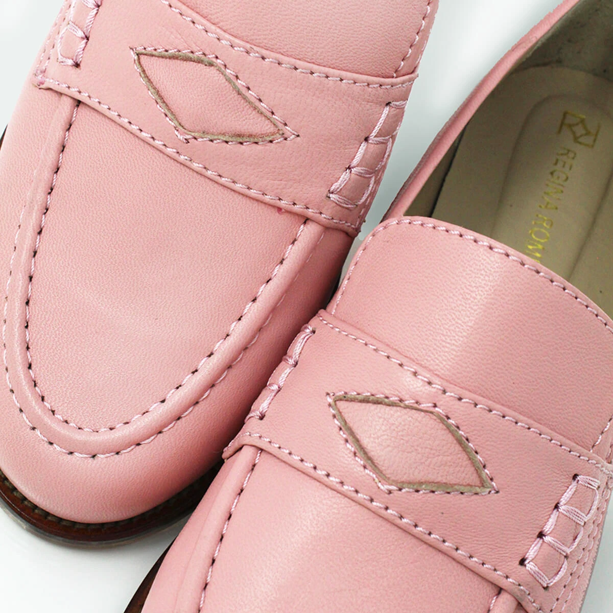 PENNY - Rosa Claro Regina Romero Zapato Mocasin De Piso Para Dama En Piel 9 PENNY - Rosa Claro Regina Romero Zapato Mocasin De Piso Para Dama En Piel - Imagen 9