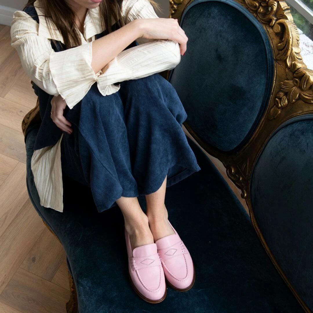 PENNY - Rosa Claro Regina Romero Zapato Mocasin De Piso Para Dama En Piel 3 PENNY - Rosa Claro Regina Romero Zapato Mocasin De Piso Para Dama En Piel - Imagen 3