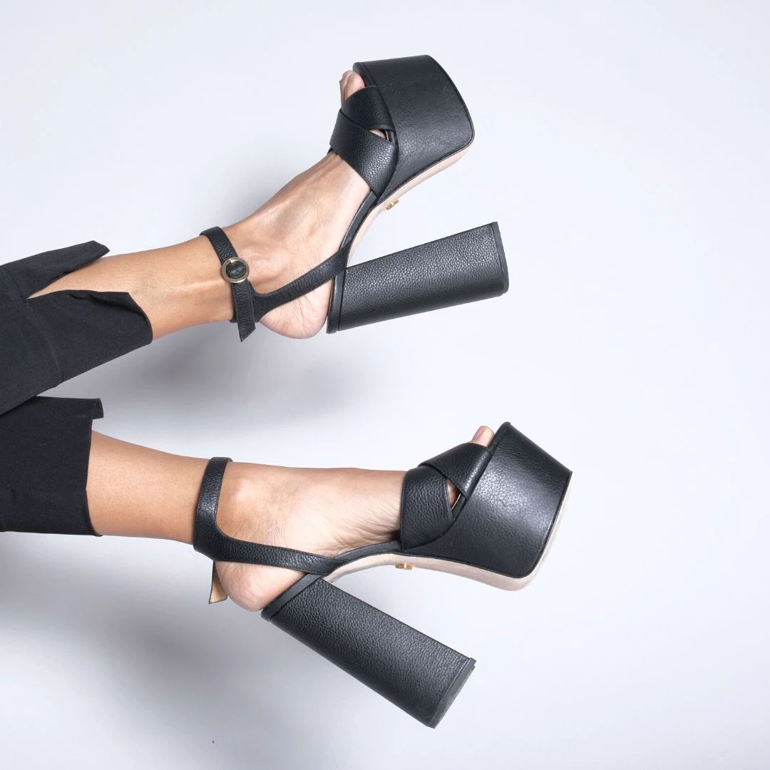 AURA 150 - Negro Regina Romero Zapato Sandalia Plataforma Tacon Alto Para Dama En Piel - Imagen 2