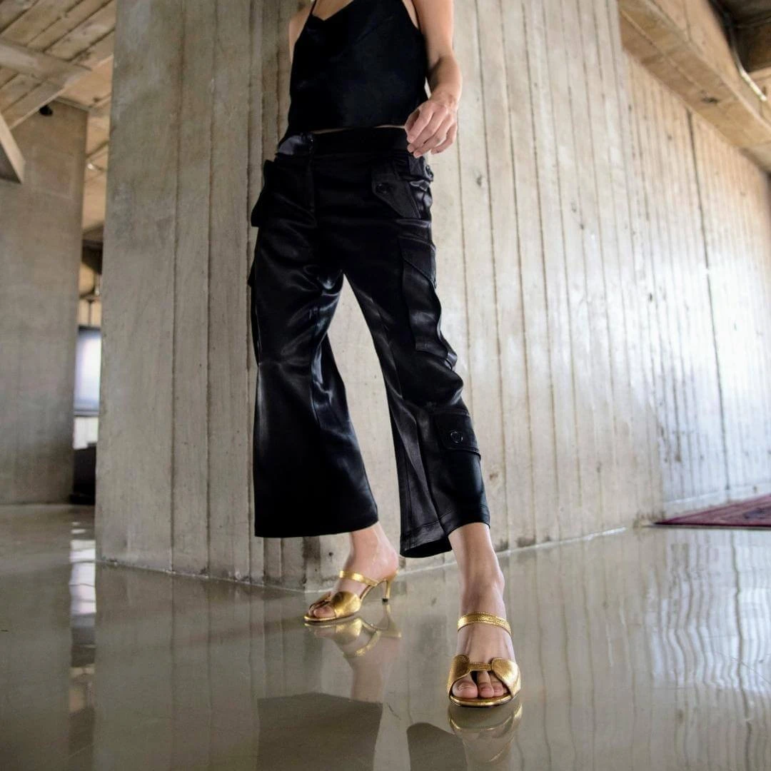 VEGA 60 - Oro Regina Romero Zapato Sandalia Zapatilla Tacon Bajo Para Dama En Piel - Imagen 3