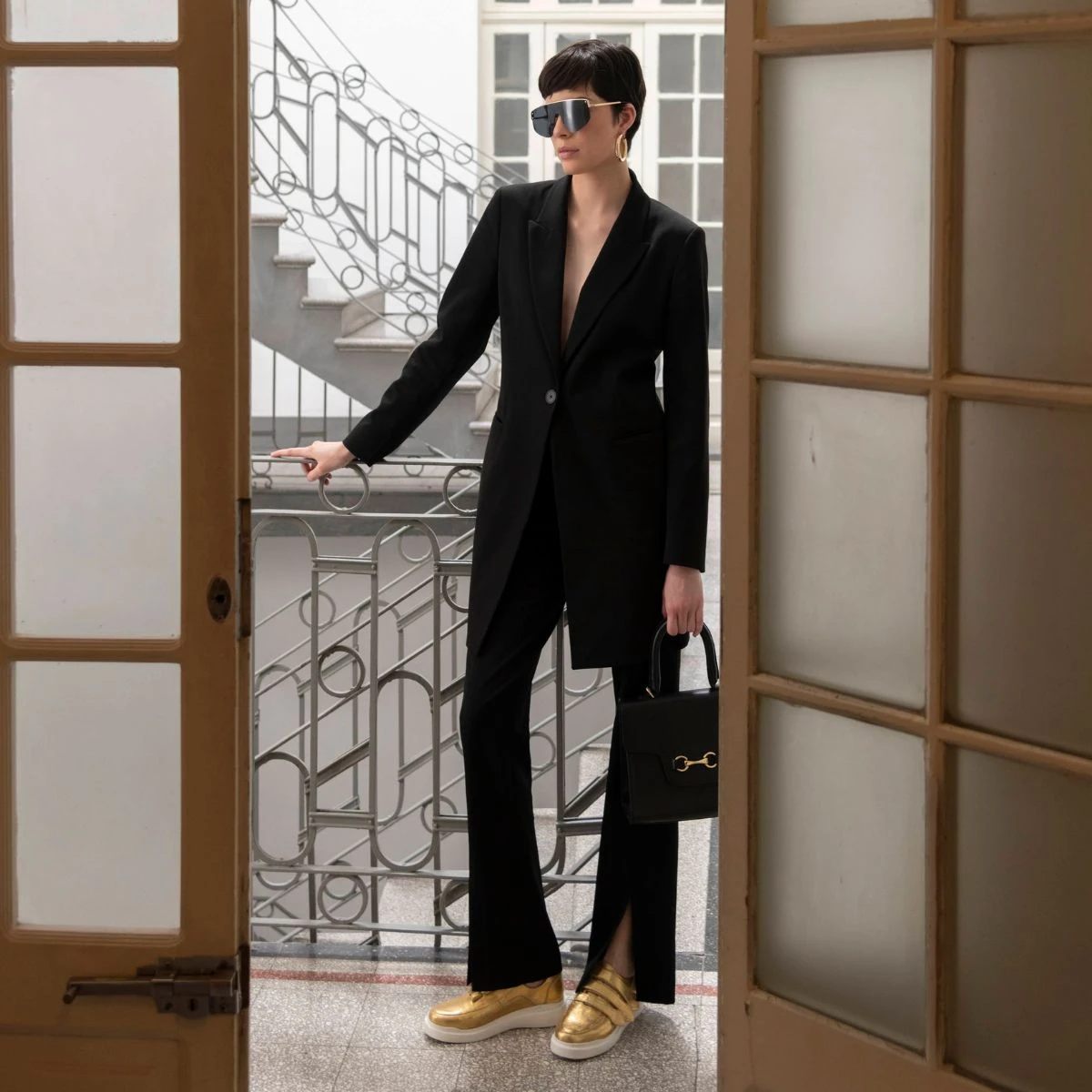 SONIC 35 - Oro Regina Romero Zapato Tenis Urbano Sport Para Dama En Piel 3 SONIC 35 - Oro Regina Romero Zapato Tenis Urbano Sport Para Dama En Piel - Imagen 3