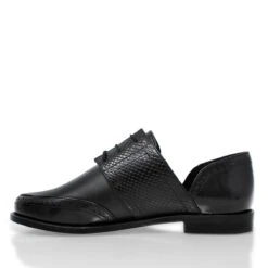 CHARLOTTE - Negro Regina Romero Zapato Bostoniano De Piso Para Dama En Piel -Reginaromero Tienda de ventas mocasines charlotte negro regina romero izquierda