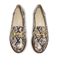 JUDY - Beige Regina Romero Zapato Mocasin De Piso Para Dama En Piel -Reginaromero Tienda de ventas mocasines judy beige regina romero cenital