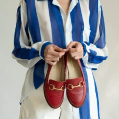 JUDY - Rojo Regina Romero Zapato Mocasin De Piso Para Dama En Piel 12 JUDY - Rojo Regina Romero Zapato Mocasin De Piso Para Dama En Piel -Reginaromero Tienda de ventas mocasines judy rojo regina romero lifestyle 4