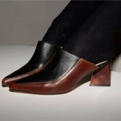 MONTE CARLO 50 - Tan Y Negro Regina Romero Zapato Zapatilla Tacon Bajo Para Dama En Piel -Reginaromero Tienda de ventas montecarlotanynegro