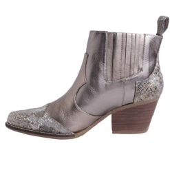 MADDIE 60 - Gris Regina Romero Zapato Bota Botin Tacon Bajo Para Dama En Piel 14 MADDIE 60 - Gris Regina Romero Zapato Bota Botin Tacon Bajo Para Dama En Piel -Reginaromero Tienda de ventas reginaromero botin tacon midi Maddie snake gris piel izquierda 11e6449e ff24 4337 82ee 78435ac85435