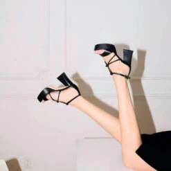 CALIPSO 95 - Negro Regina Romero Zapato Sandalia Plataforma Tacon Alto Para Dama En Piel -Reginaromero Tienda de ventas sandalias plataforma calipso negro regina romero lifestyle 3