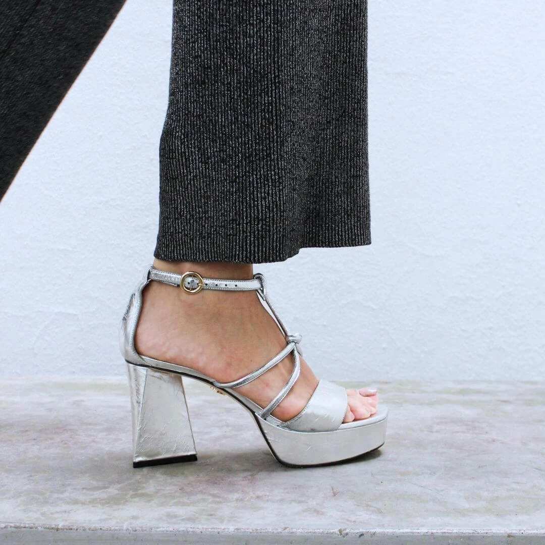CALIPSO 95 - Plata Regina Romero Zapato Sandalia Plataforma Tacon Alto Para Dama En Piel 4 CALIPSO 95 - Plata Regina Romero Zapato Sandalia Plataforma Tacon Alto Para Dama En Piel - Imagen 4