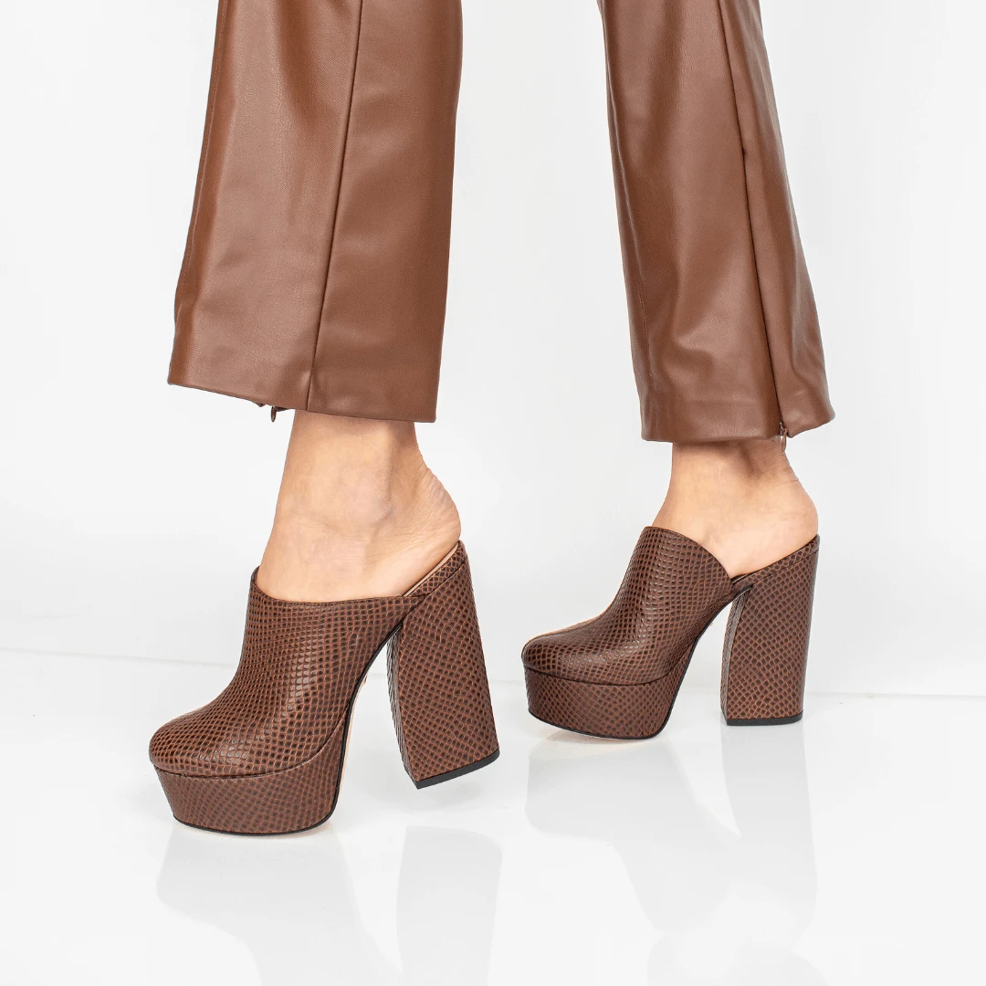 SUZETTE 135 - Tan Regina Romero Zapato Plataforma Tacon Alto Para Dama En Piel 2 SUZETTE 135 - Tan Regina Romero Zapato Plataforma Tacon Alto Para Dama En Piel - Imagen 2