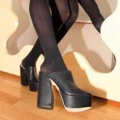 SUZETTE 135 - Negro Regina Romero Zapato Plataforma Tacon Alto Para Dama En Piel 13 SUZETTE 135 - Negro Regina Romero Zapato Plataforma Tacon Alto Para Dama En Piel -Reginaromero Tienda de ventas suzettenegro