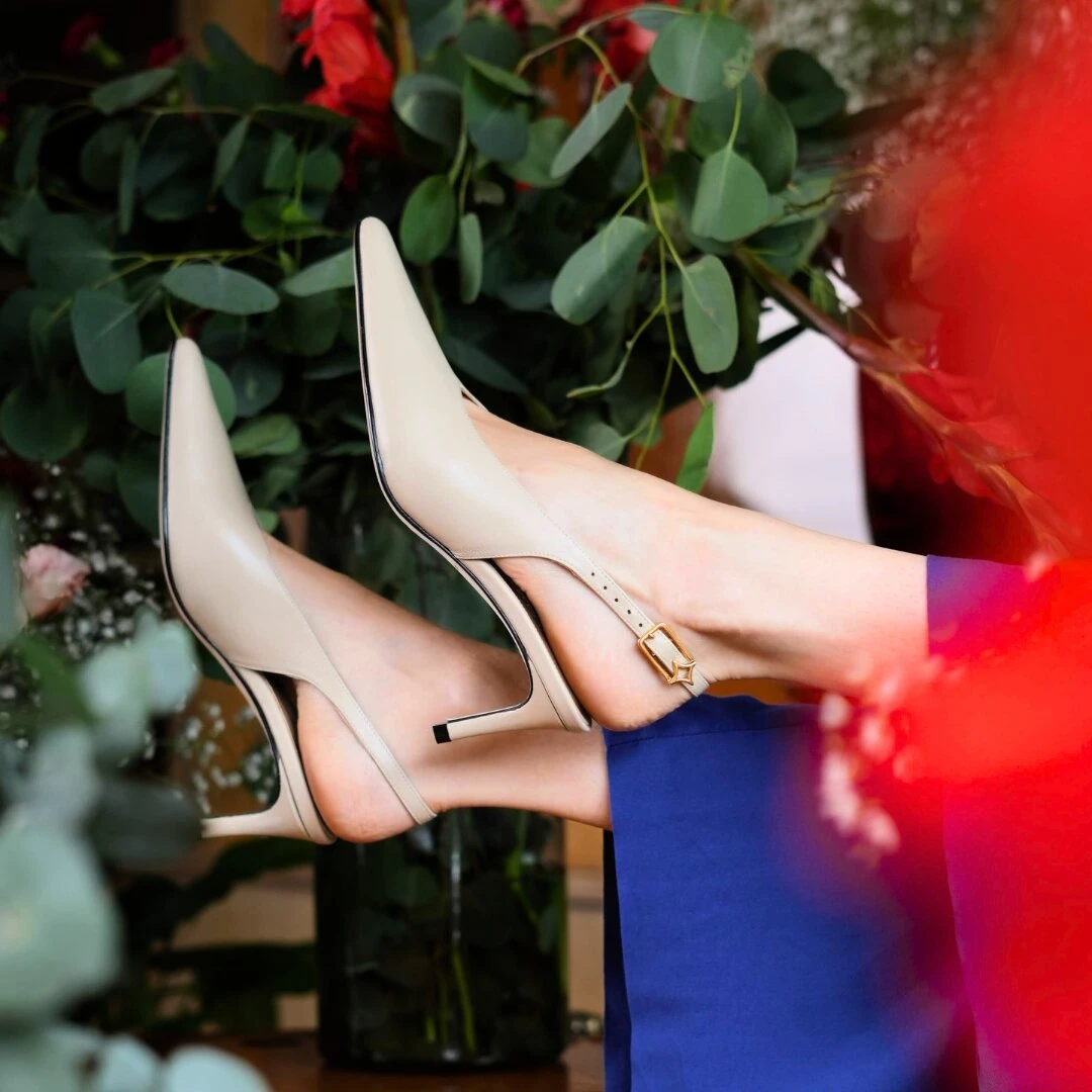 FENICIA 60 - Beige Regina Romero Zapato Zapatilla Tacon Bajo Para Dama En Piel 3 FENICIA 60 - Beige Regina Romero Zapato Zapatilla Tacon Bajo Para Dama En Piel - Imagen 3