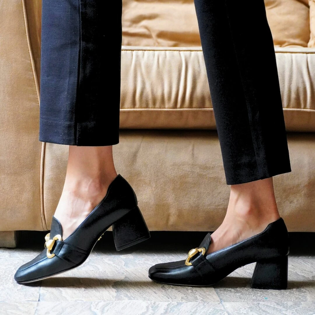 GRETA 40 - Negro Regina Romero Zapato Zapatilla Tacon Bajo Para Dama En Piel 4 GRETA 40 - Negro Regina Romero Zapato Zapatilla Tacon Bajo Para Dama En Piel - Imagen 4