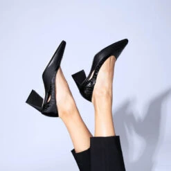 JOSEFINA 50 - Negro Regina Romero Zapato Zapatilla Tacon Bajo Para Dama En Piel -Reginaromero Tienda de ventas zapatillas josefina negro regina romero lifestyle 2 db27 4fea b44e 7a2c9938895f