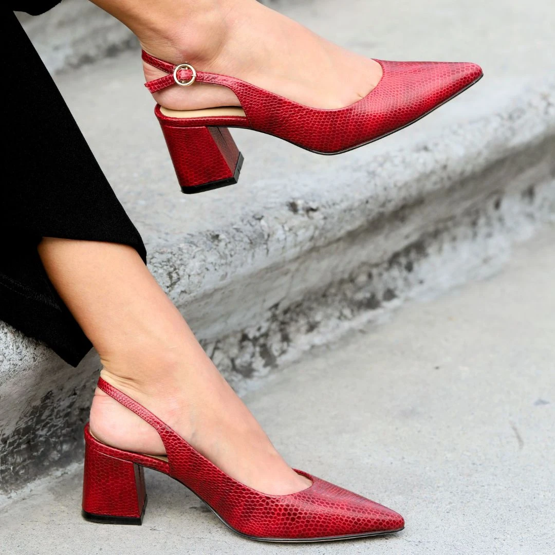 TANIA 50 - Rojo Regina Romero Zapato Zapatilla Tacon Bajo Para Dama En Piel 2 TANIA 50 - Rojo Regina Romero Zapato Zapatilla Tacon Bajo Para Dama En Piel - Imagen 2