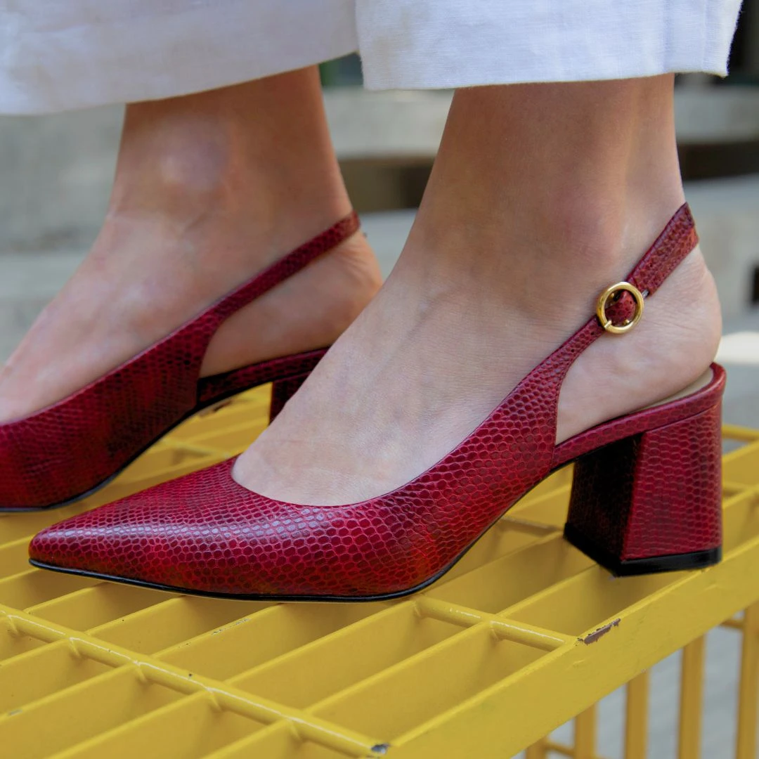 TANIA 50 - Rojo Regina Romero Zapato Zapatilla Tacon Bajo Para Dama En Piel 3 TANIA 50 - Rojo Regina Romero Zapato Zapatilla Tacon Bajo Para Dama En Piel - Imagen 3