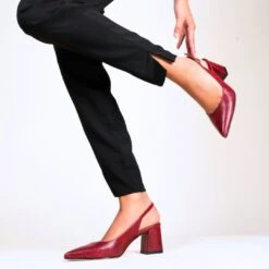 TANIA 50 - Rojo Regina Romero Zapato Zapatilla Tacon Bajo Para Dama En Piel 13 TANIA 50 - Rojo Regina Romero Zapato Zapatilla Tacon Bajo Para Dama En Piel -Reginaromero Tienda de ventas zapatillas tania rojo regina romero lifestyle 4